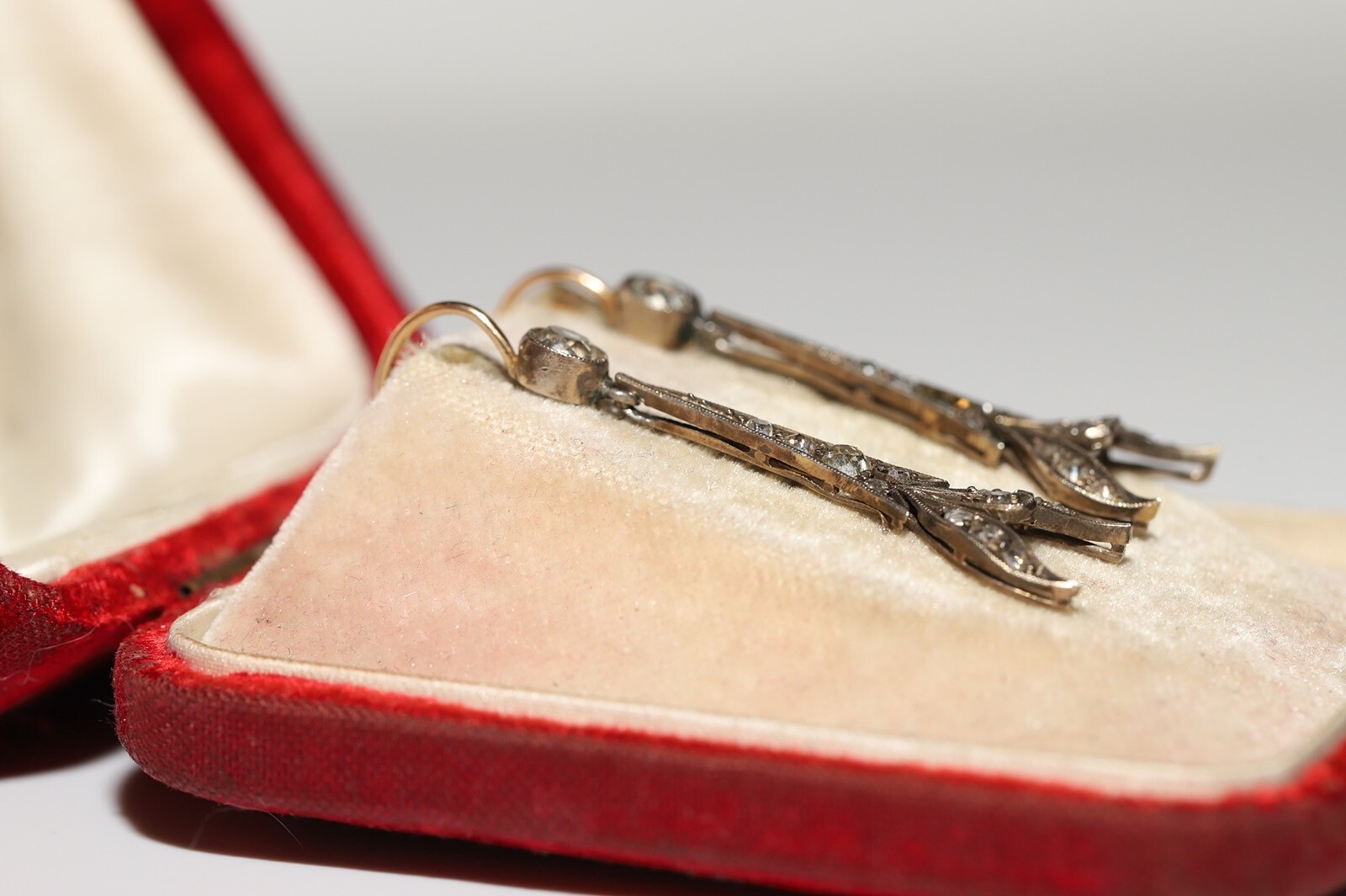 Antique Art Deco Circa 1920s 18k Gold Top Silver Natural Diamond Drop Earring