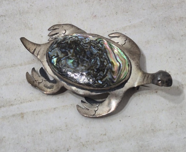Vintage Mexico Alpaca Silver Abalone Inlaid Shell Sea Turtle Pin Brooch Jewelry