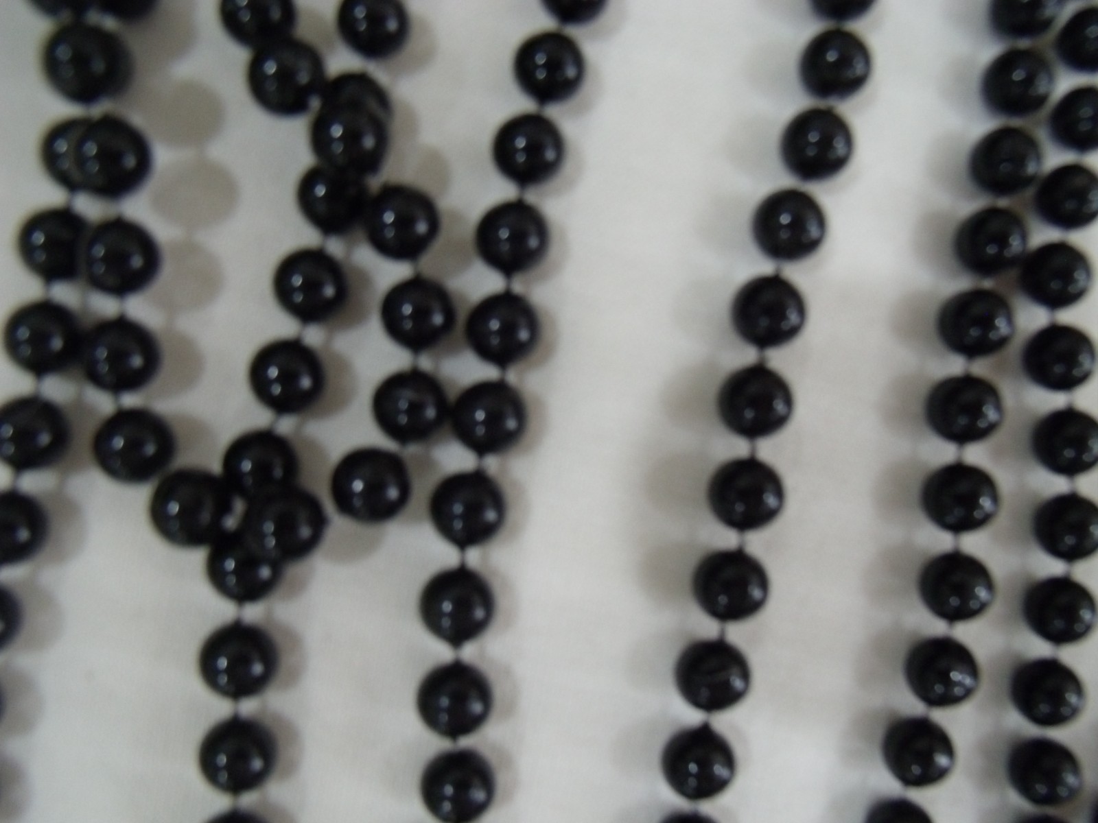 Lot of 12 Faux Pearl Necklaces 6 cream and 6 black different sizes