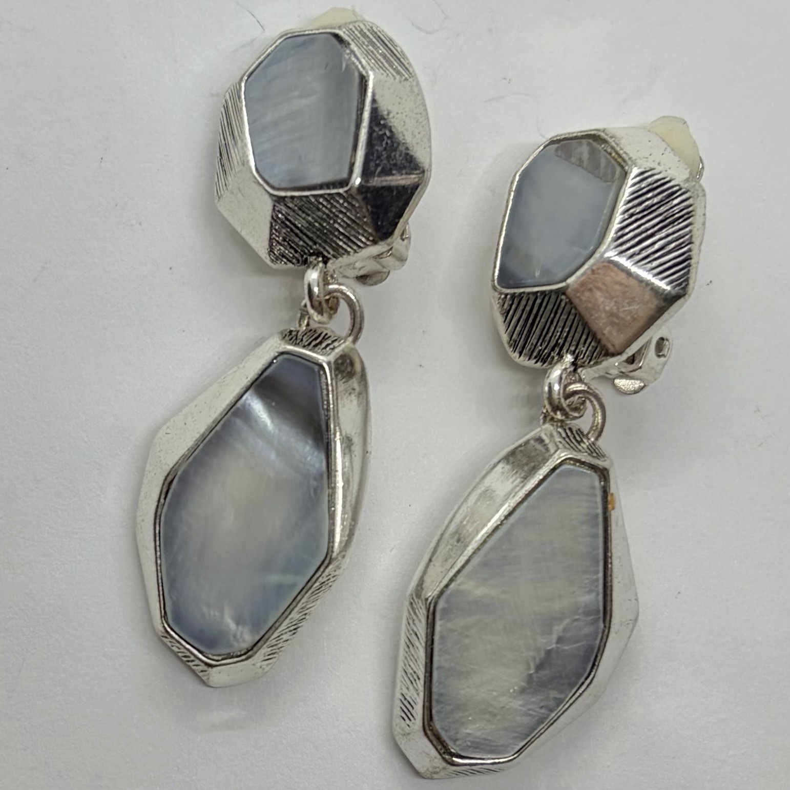 Vtg Gray Blue Mop Asymmetrical Faux Geode Slice Dangle Earrings Clip Silvertone