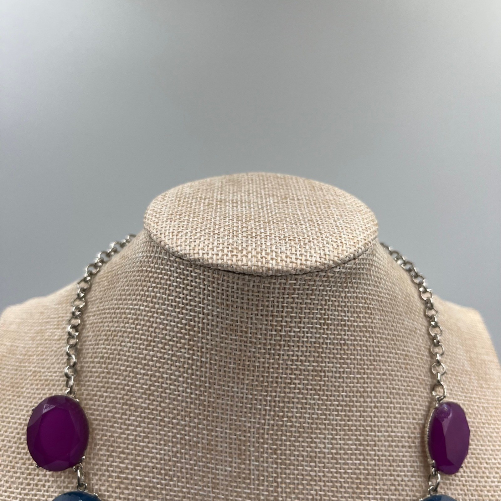 Vintage Deep Purple Navy Blue Faceted Acrylic Statement Necklace Silver Tone Bib