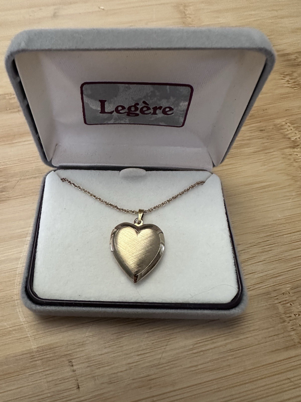 Vintage Legère Brushed Gold Tone Heart Locket 18” Necklace Pendant with Box NOS