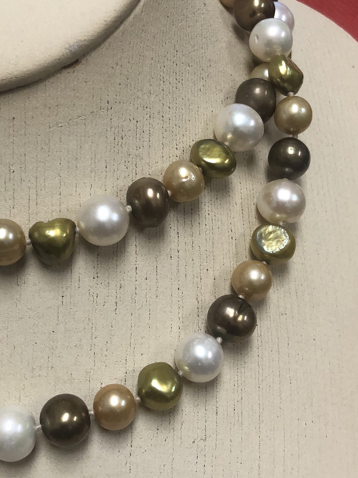 VTG MULTICOLORED FRESH WATER CULTURED SINGLE STRAND NECKLACE & STRETCH BRACELET
