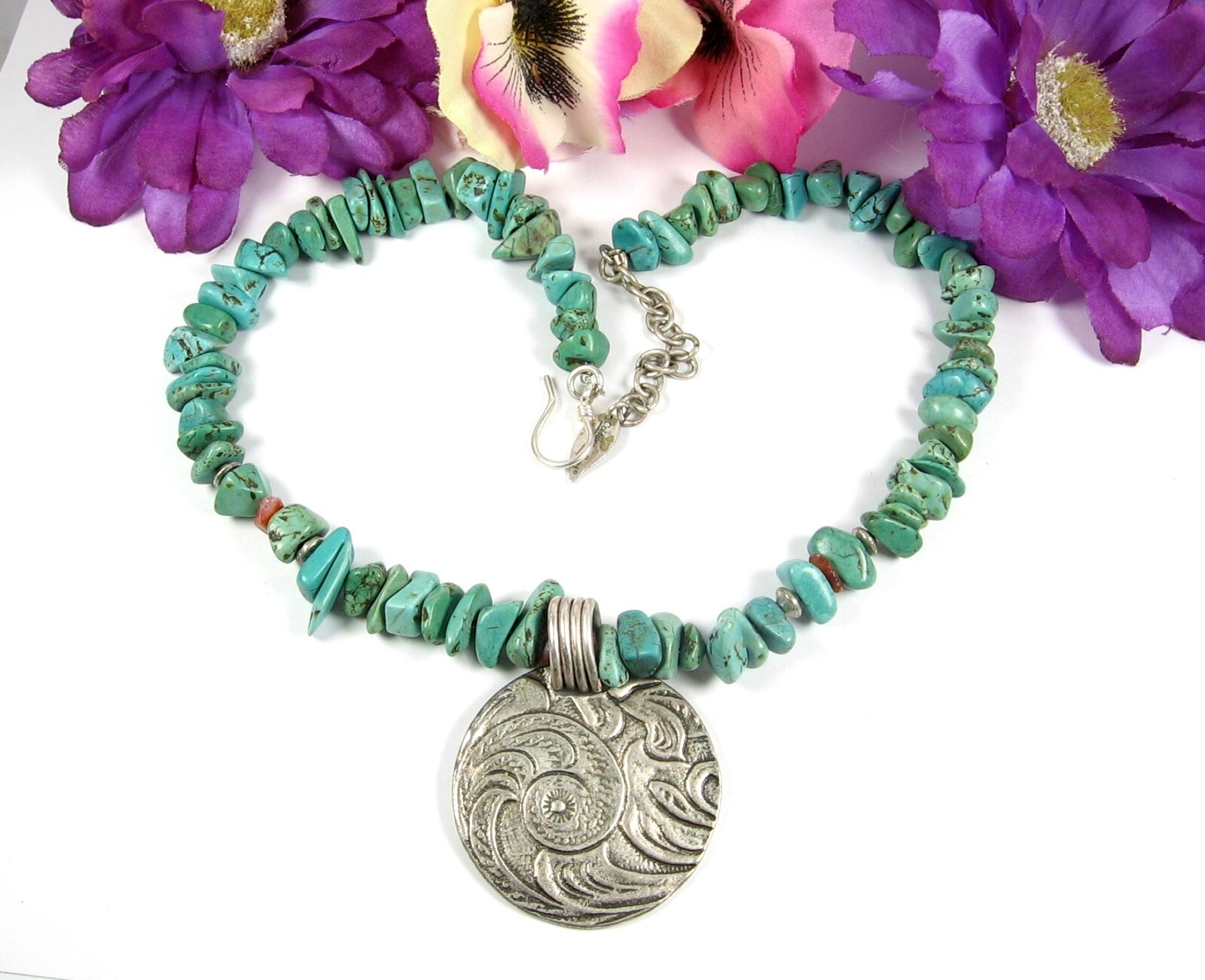 COLDWATER CREEK Vintage Green Turquoise Stone Bead Spiral PENDANT Silvertone 18″