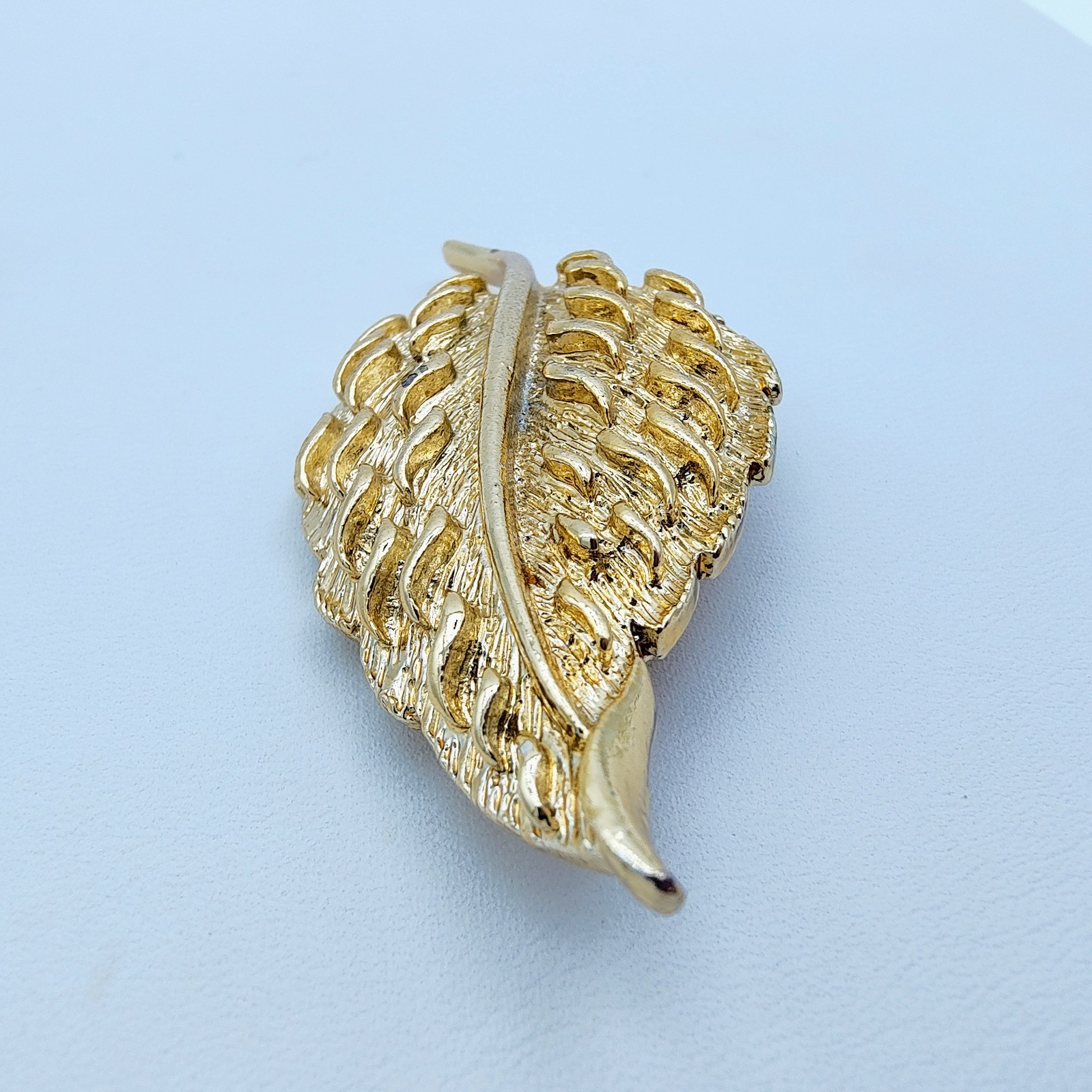 Vintage Gold Tone Leaf Brooch Nature Botanical Organic Chic Autumn Sculptural