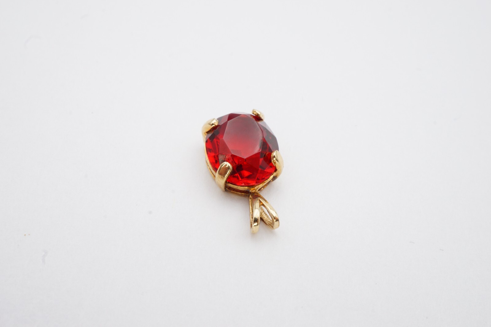 Vintage 10k Yellow Gold Red Glass Stone Pendant