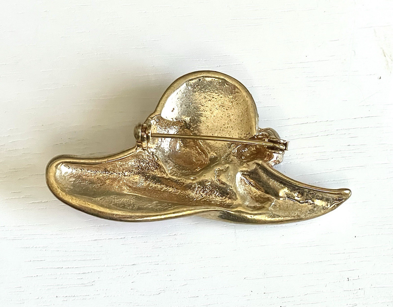 Vintage Red Hat Society Brooch Rhinestone Enamel Gold Hat Pin Fashion Statement