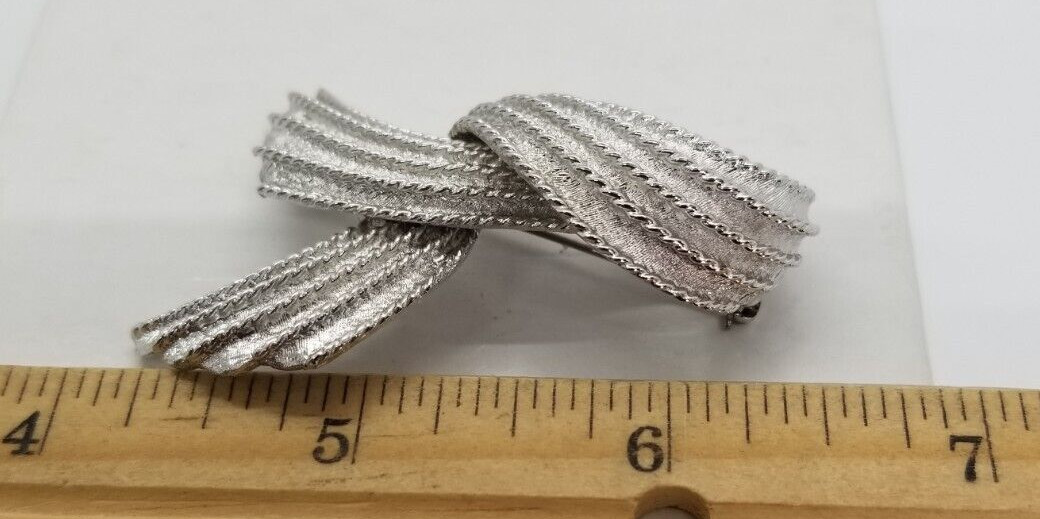 MONET Brooch Silver Tone Swirl Ribbon Textured Vintage 2.5″