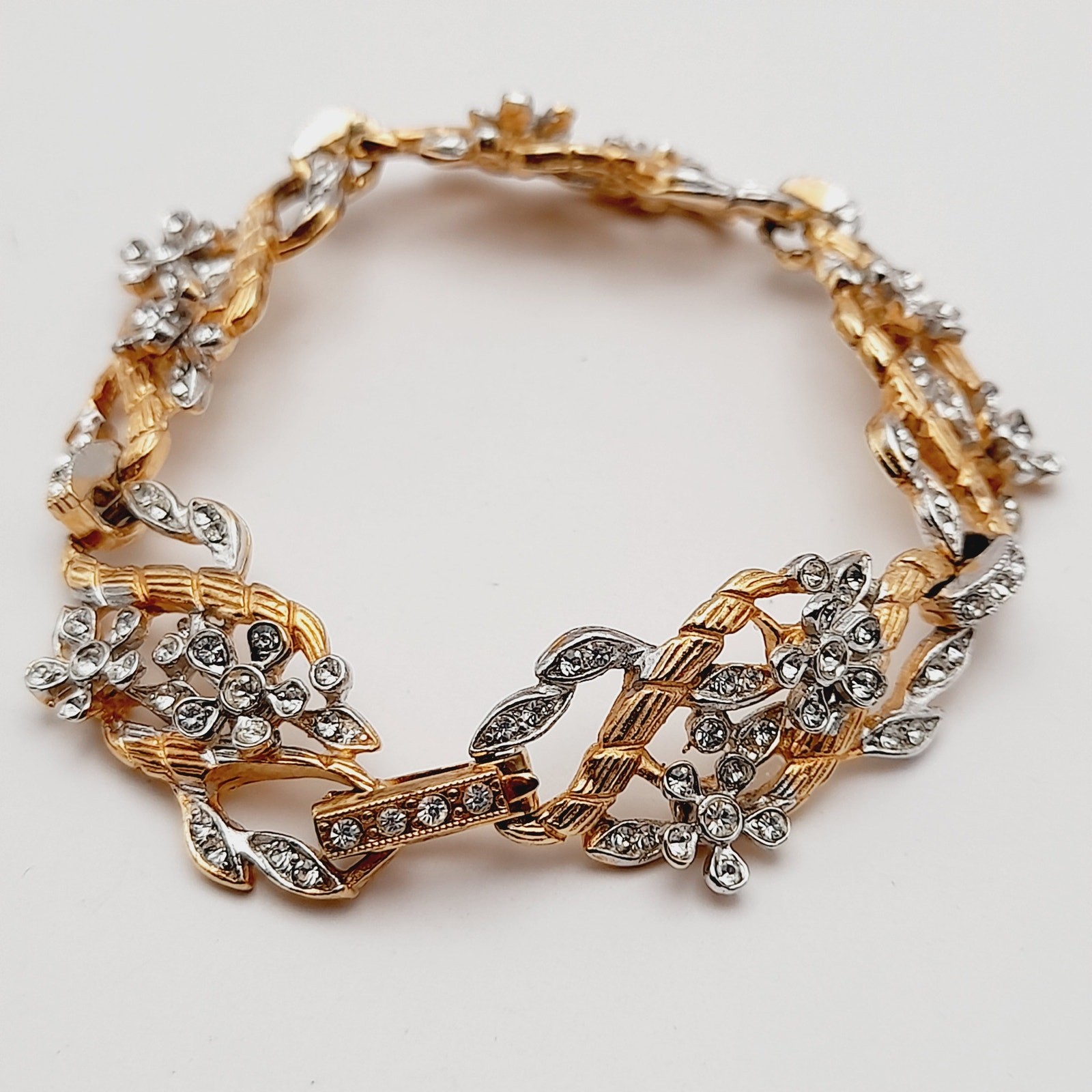 Vintage Gold Tone Rhinestone Floral 6 1/2 Inch Bracelet
