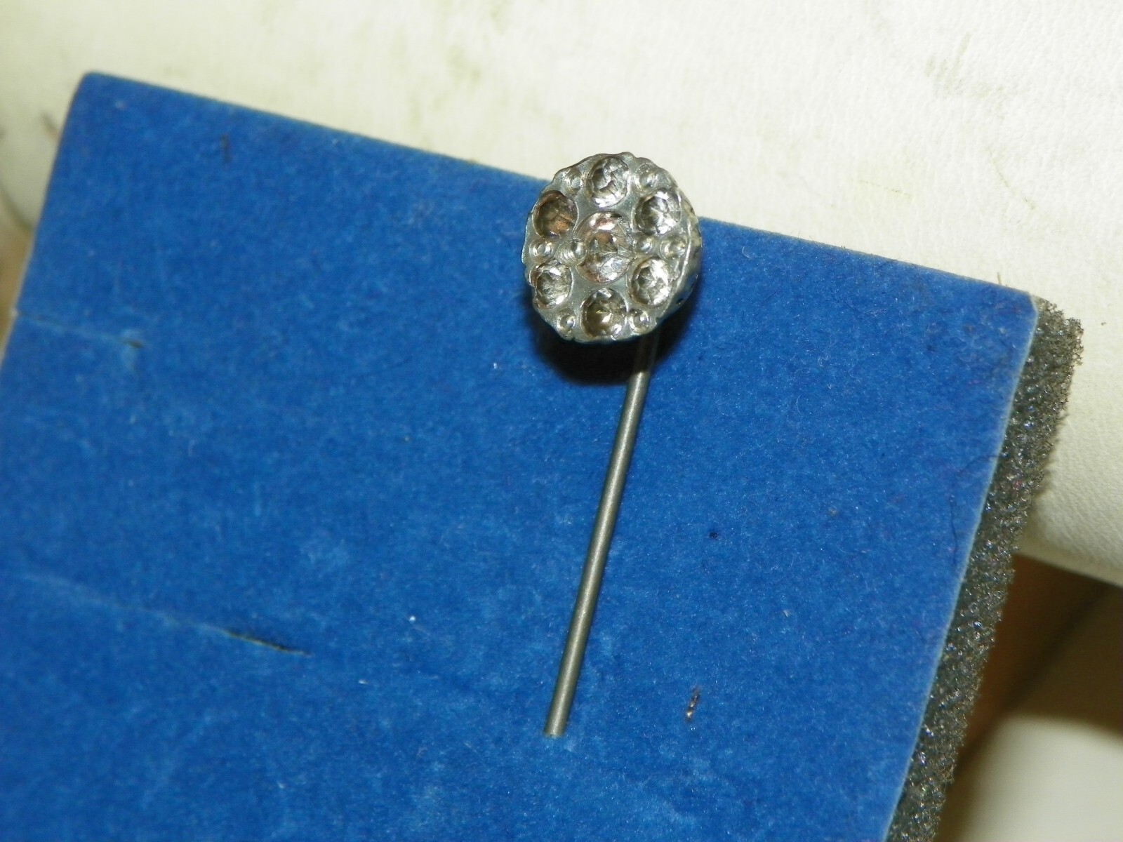 Antique Victorian Clear facet Glass 7 Stones 2.5″ Stick Pin Unknown Metal/decor