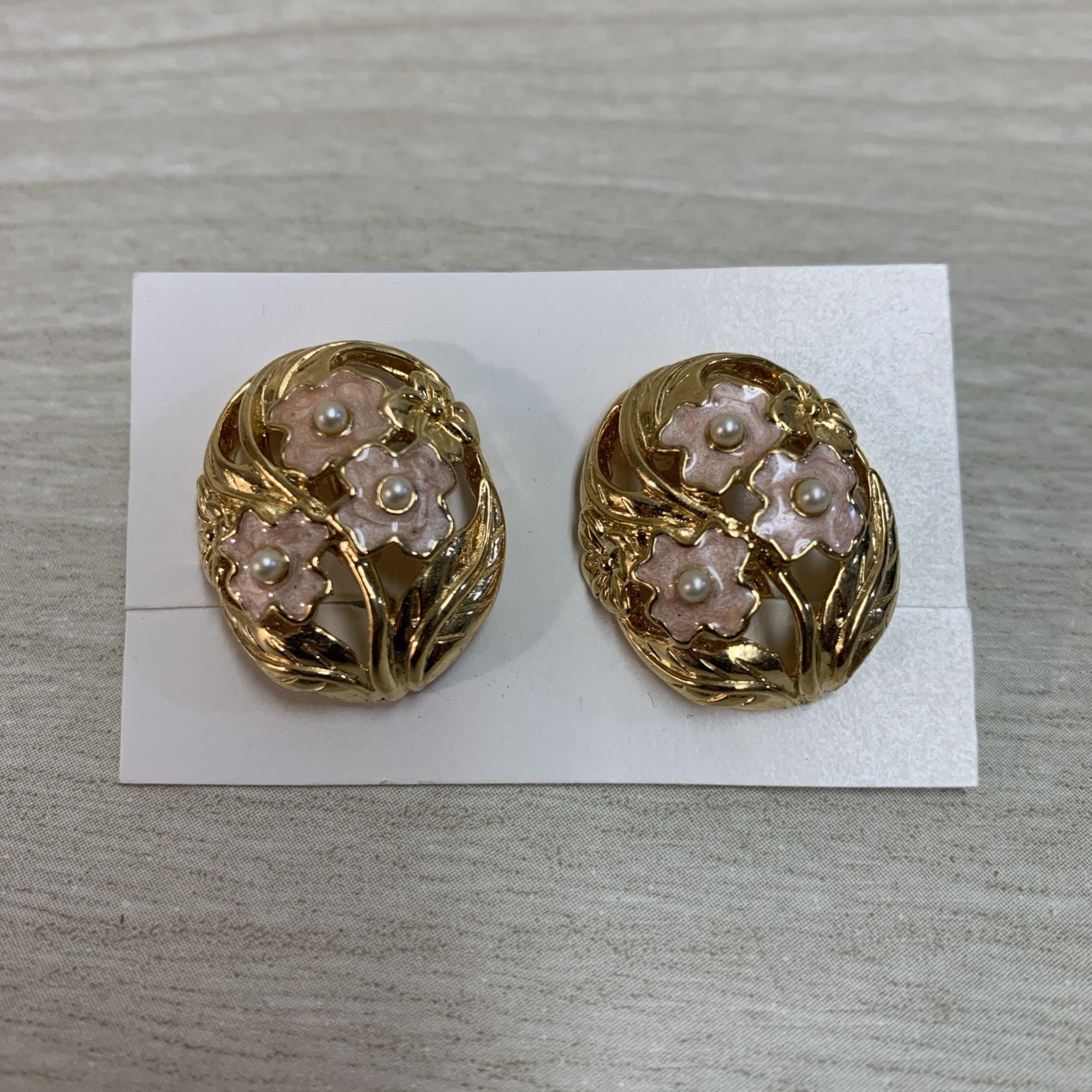 Vintage Avon Springtime Floral Enamel Faux Pearl Flowers Post Earrings