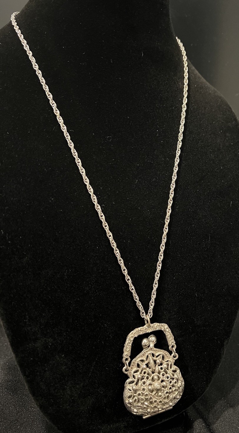 Vintage ART Arthur Pepper Silver Metal Filigree Kiss-Lock Purse Pendant Necklace