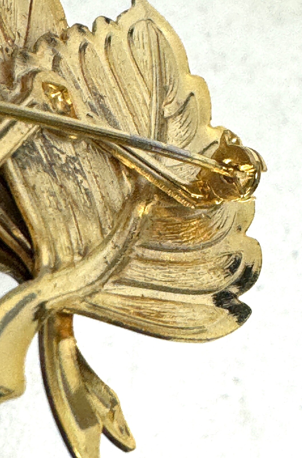 Leaf Motif Gold Tone Brooch & Earrings SET Fall Colors