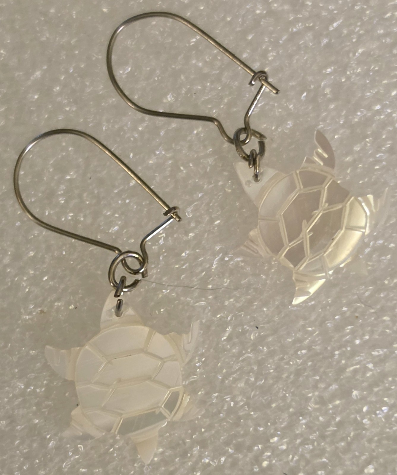 Vintage Hand Carved Mother Of Pearl Figural Turtles Pierced Drop Earrings