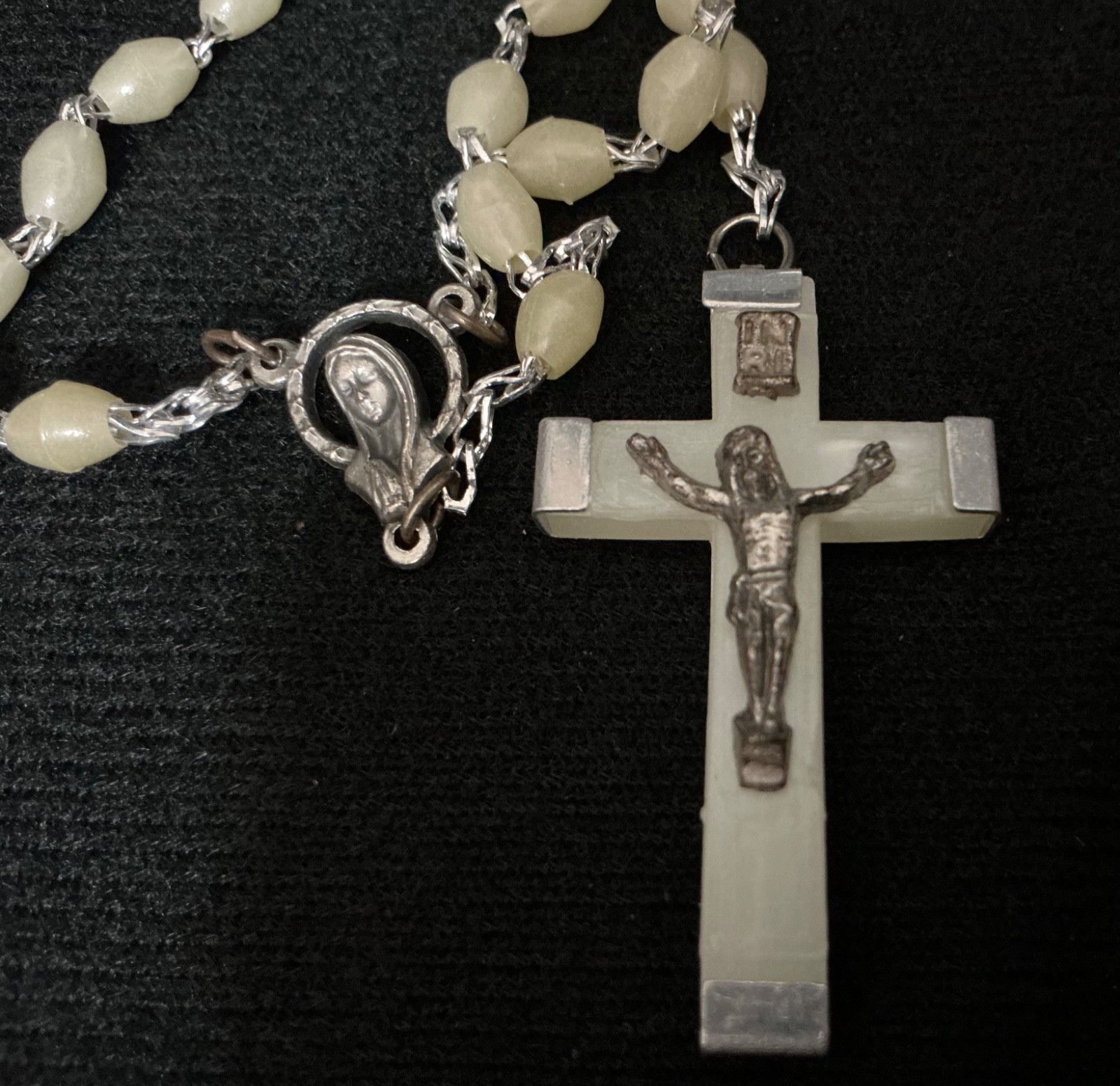 VINTAGE ITALIAN IVORY BEADED ROSARY WITH CRUCIFIX 26-9