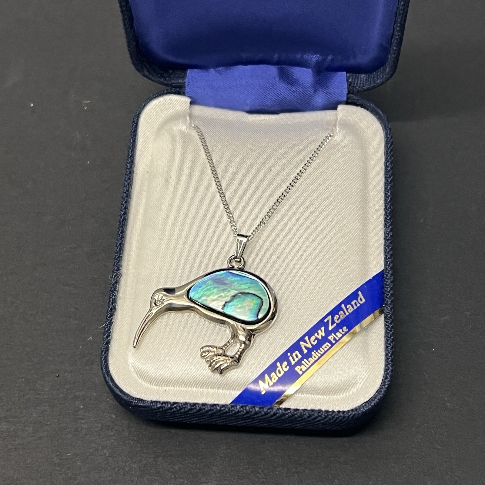 Vtg Abalone Iridescent ARIKI New Zealand Palladium Plate Paua Shell Necklace Box