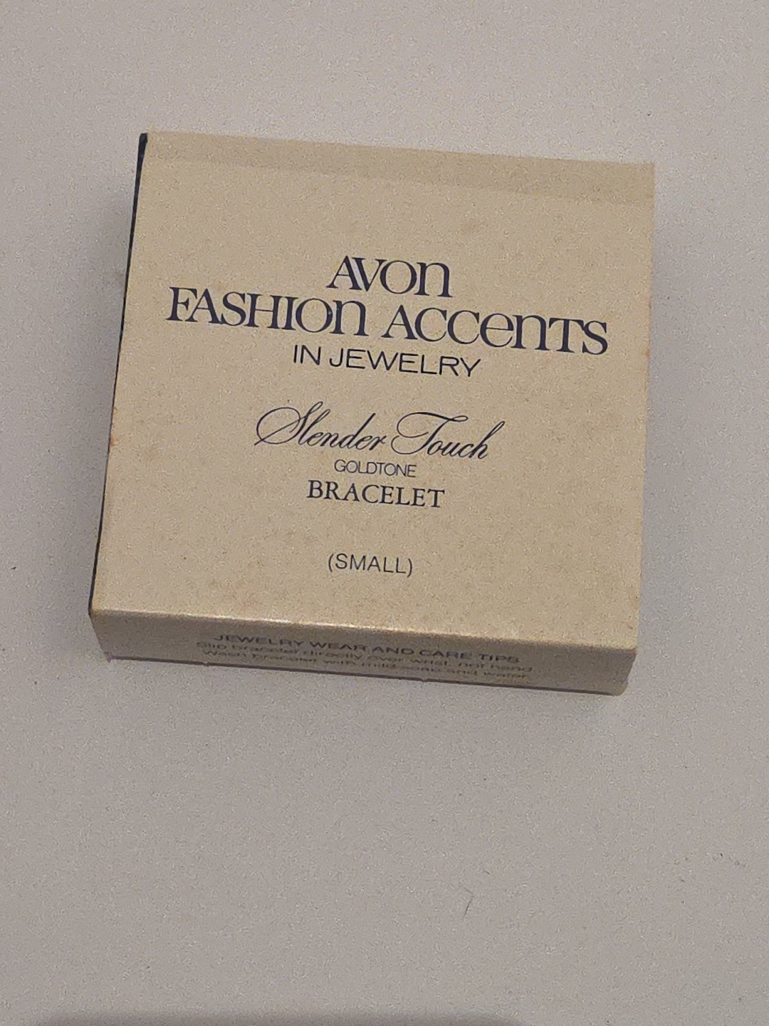 1978 Avon Slender Touch Goldtone Bracelet Size Small With Box