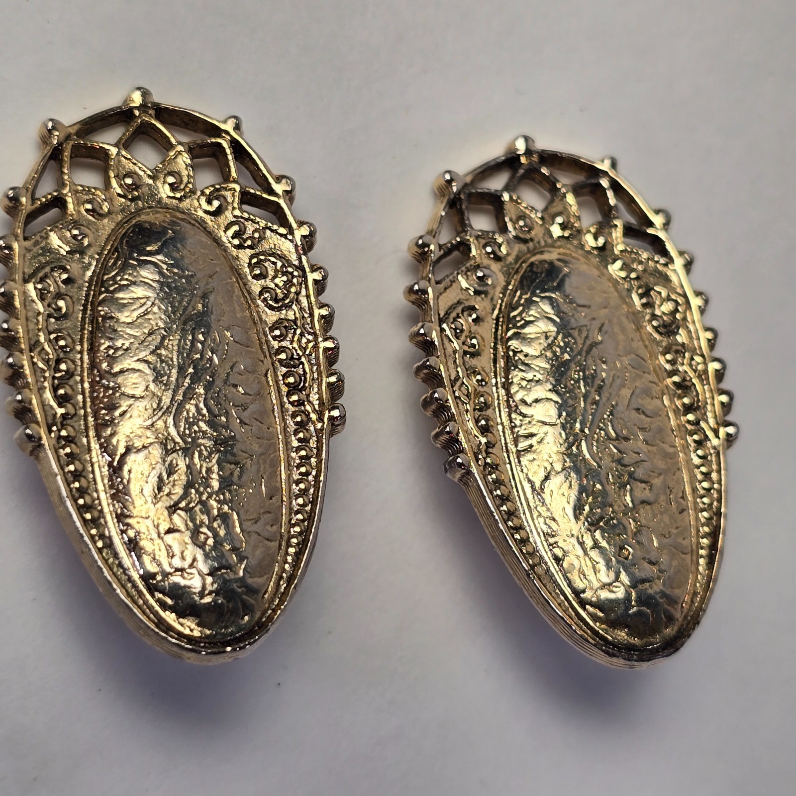Vintage Gold Tone Filigree Oval Clip On Earrings Patent 2733491 Mid Century