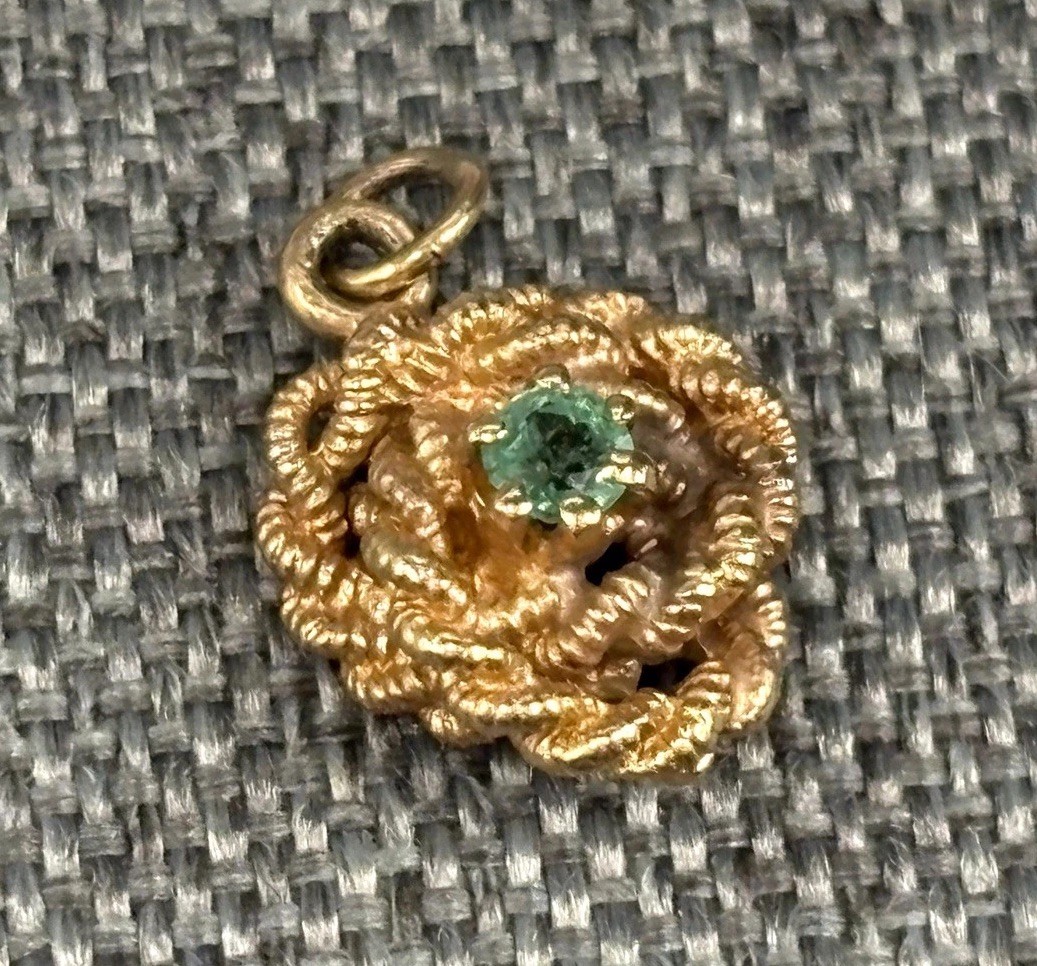 Victorian 14K Yellow Gold Love Knot Rope Texture Emerald Pendant Or Charm VTG