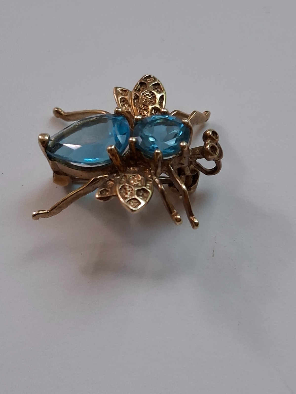 10k Yellow Gold Blue Topaz Bee Bug Fling Insect Pin Pendant Brooch