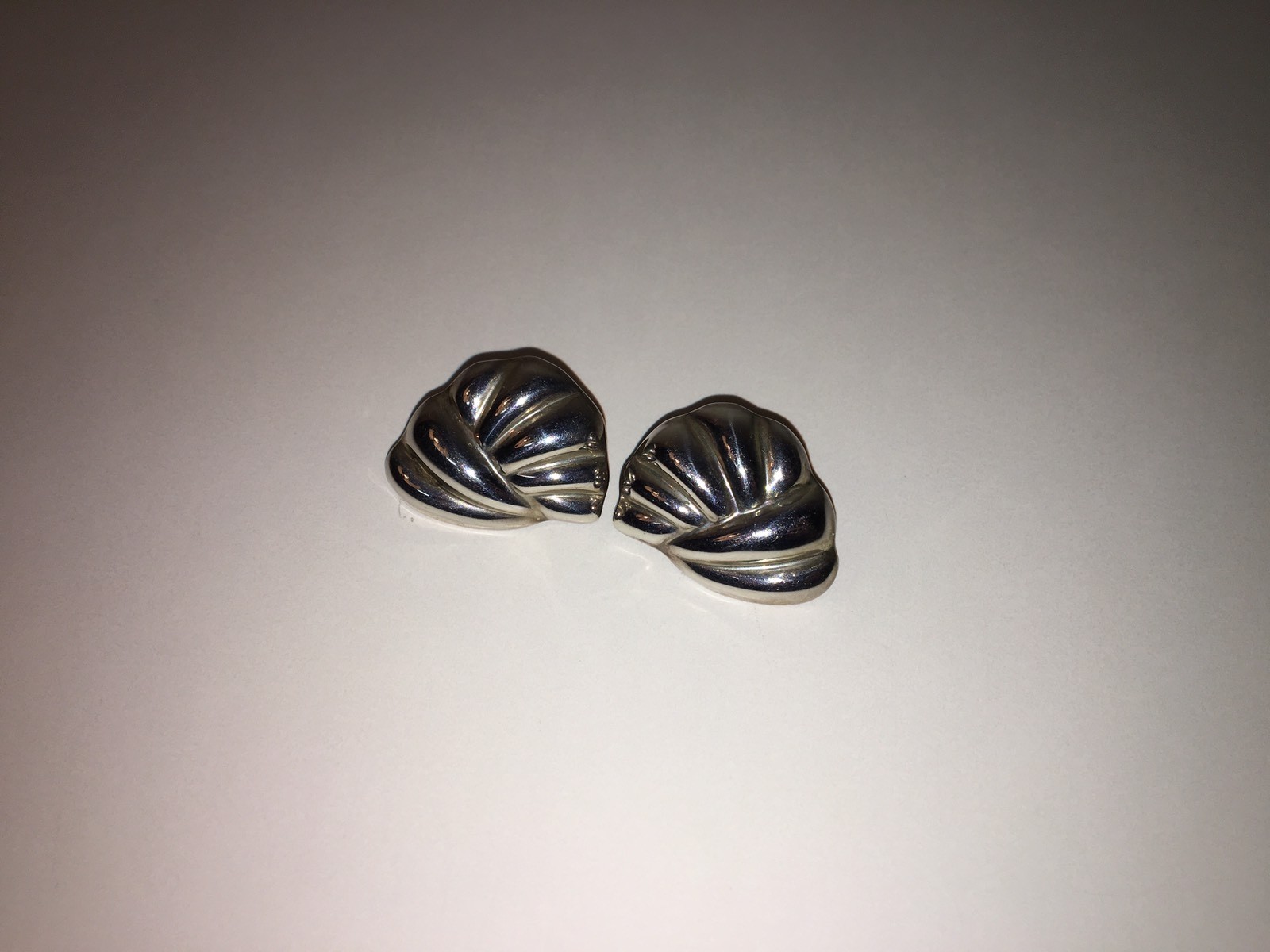 Vintage 925 Sterling Silver Shell-Shaped Earrings Auction Finds 702