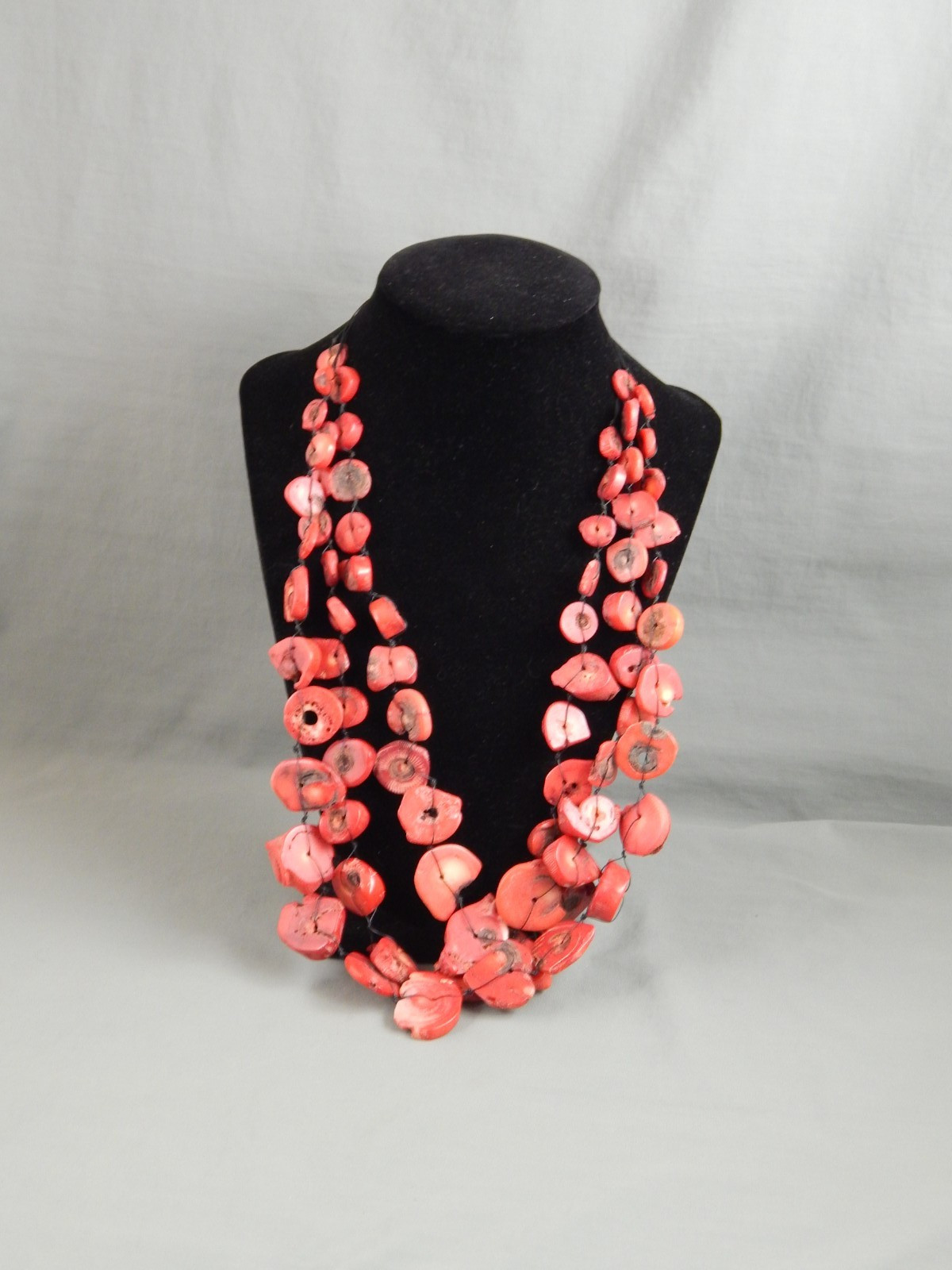 Vintage 3 Strand Sliced Red Bamboo Coral Bib Statement Bead Necklace 24″ adj