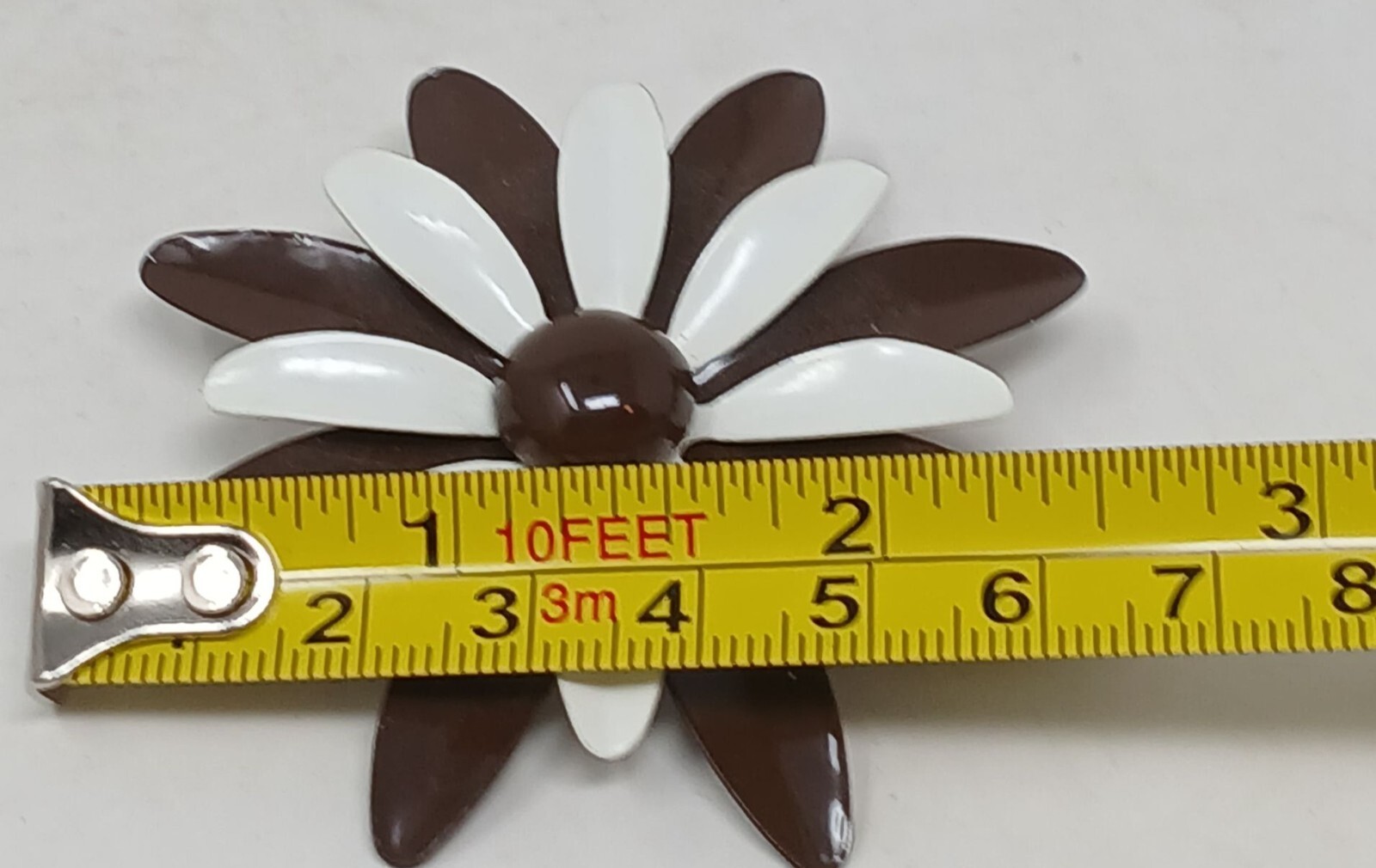 Vintage Brown & White Daisy Flower Brooch Mod Enamel Metal #G-3