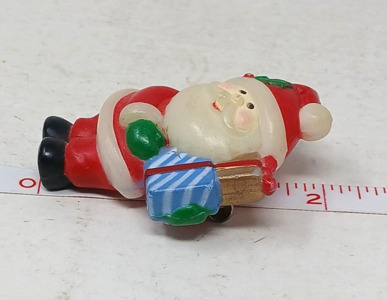 Fun World Christmas Santa Brooch Pin Plastic 2″ Tall Detailed VTG #ST-4