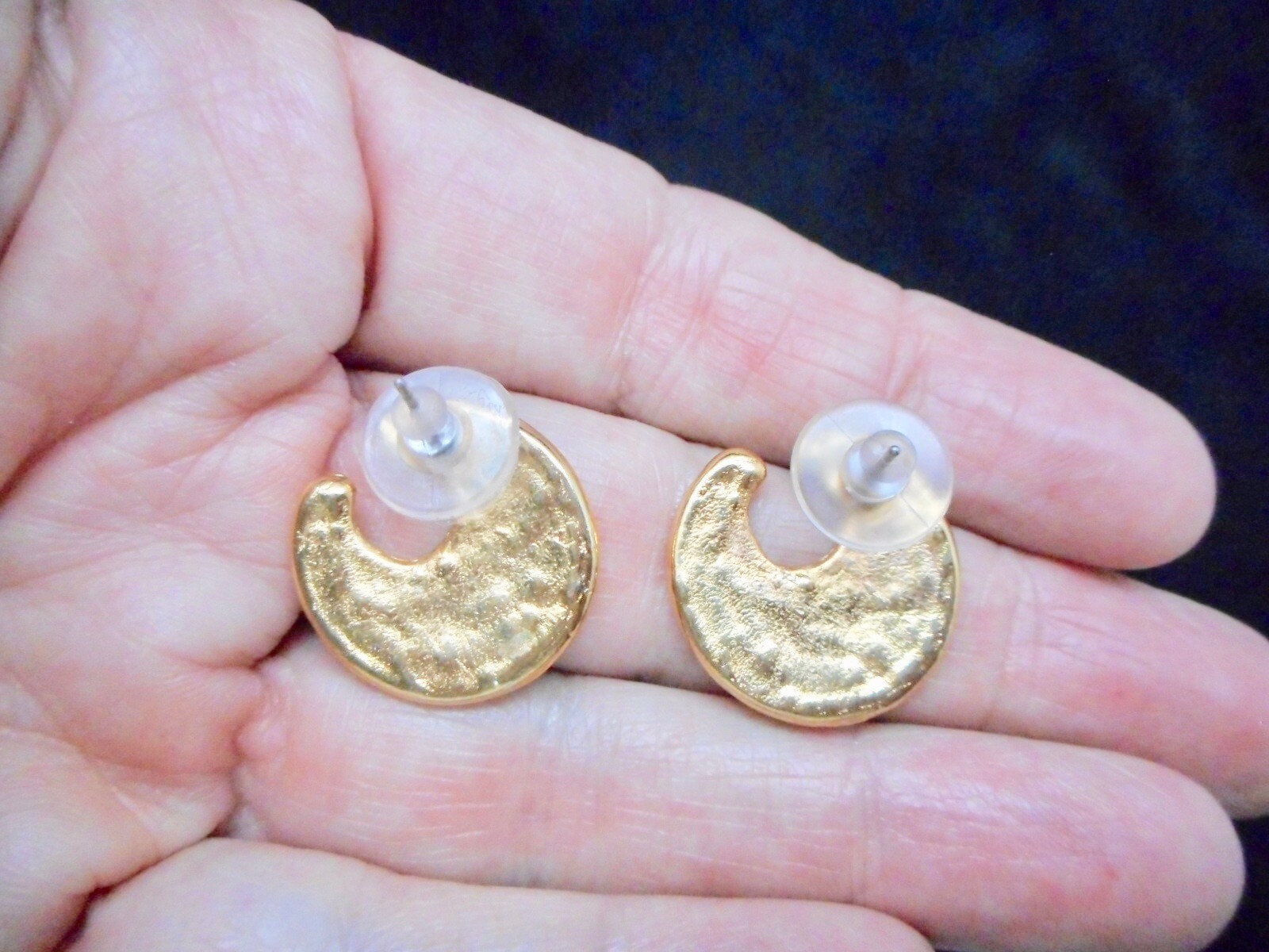 Vintage 1980’s Gold Tone Peach/Brown Enamel Pierced Earrings