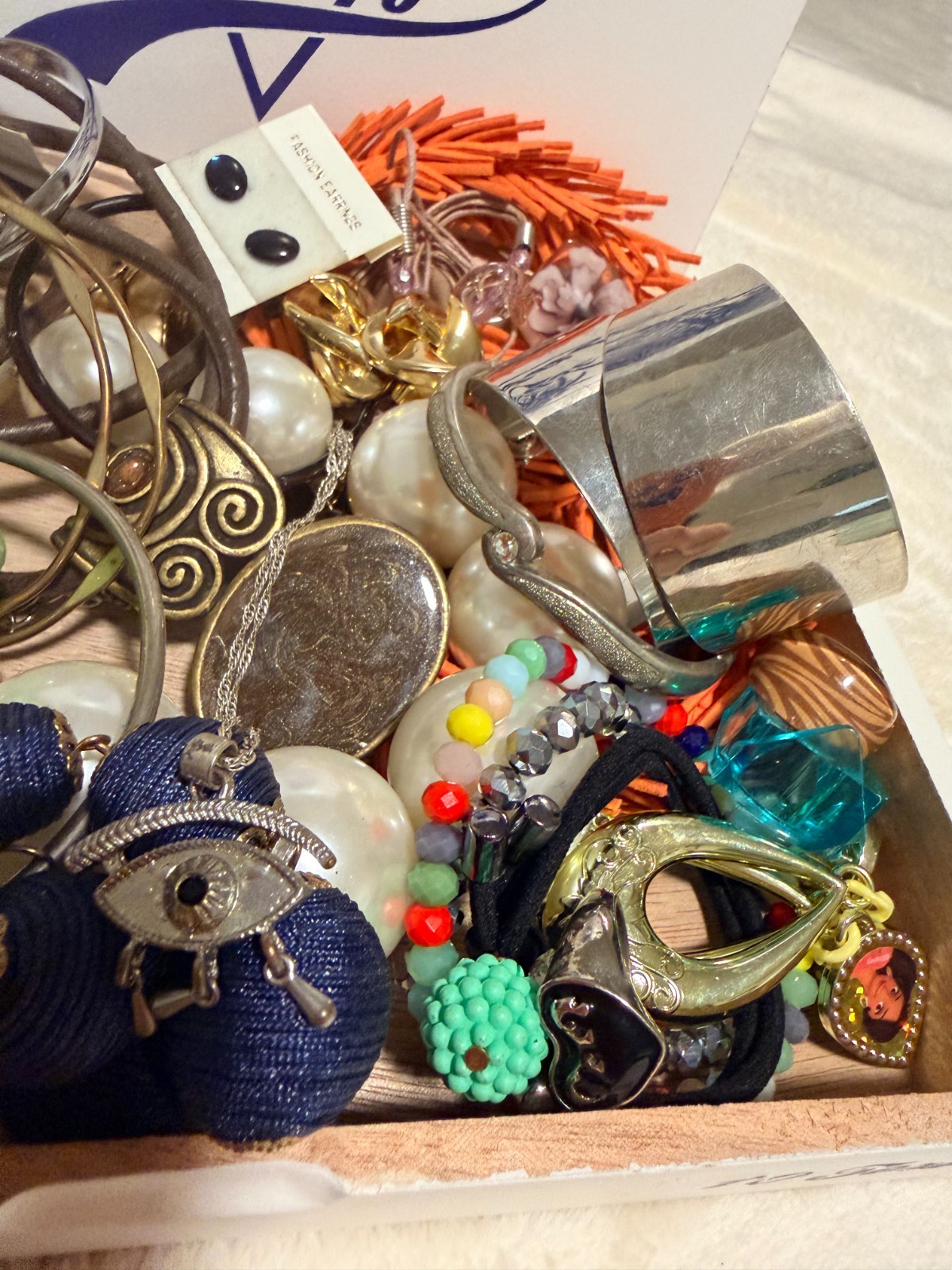 Bulk Costume Jewelry Lot 30+ Pcs Pictured Daily Wear Cheap Mix Box Included