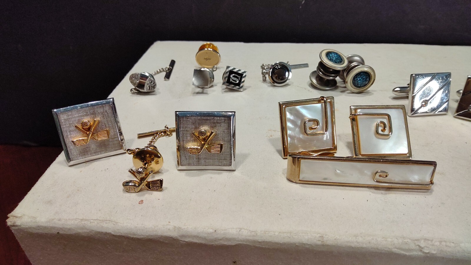 Group of Vintage Cuff Links & Tie Clips/Pins – Mostly Swank