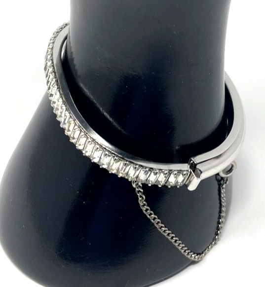 Vintage Rhinestone Baguette Bangle Bracelet Silver Hinged Oval XS 6″ Small Wrist
