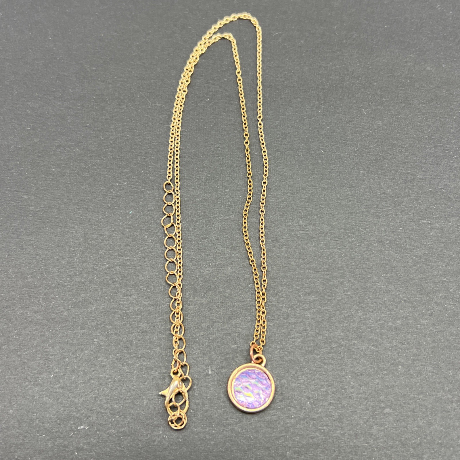 Iridescent Mermaid Scale Pendant Necklace Blue Purple Vintage Gold Tone 20″