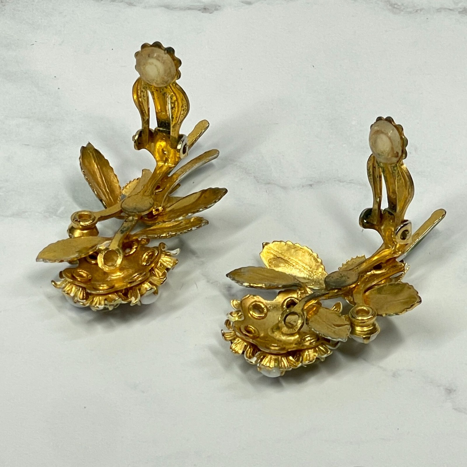Vintage Signed Robert Floral Bouquet Clip-On Earrings White Enamel Faux Pearl