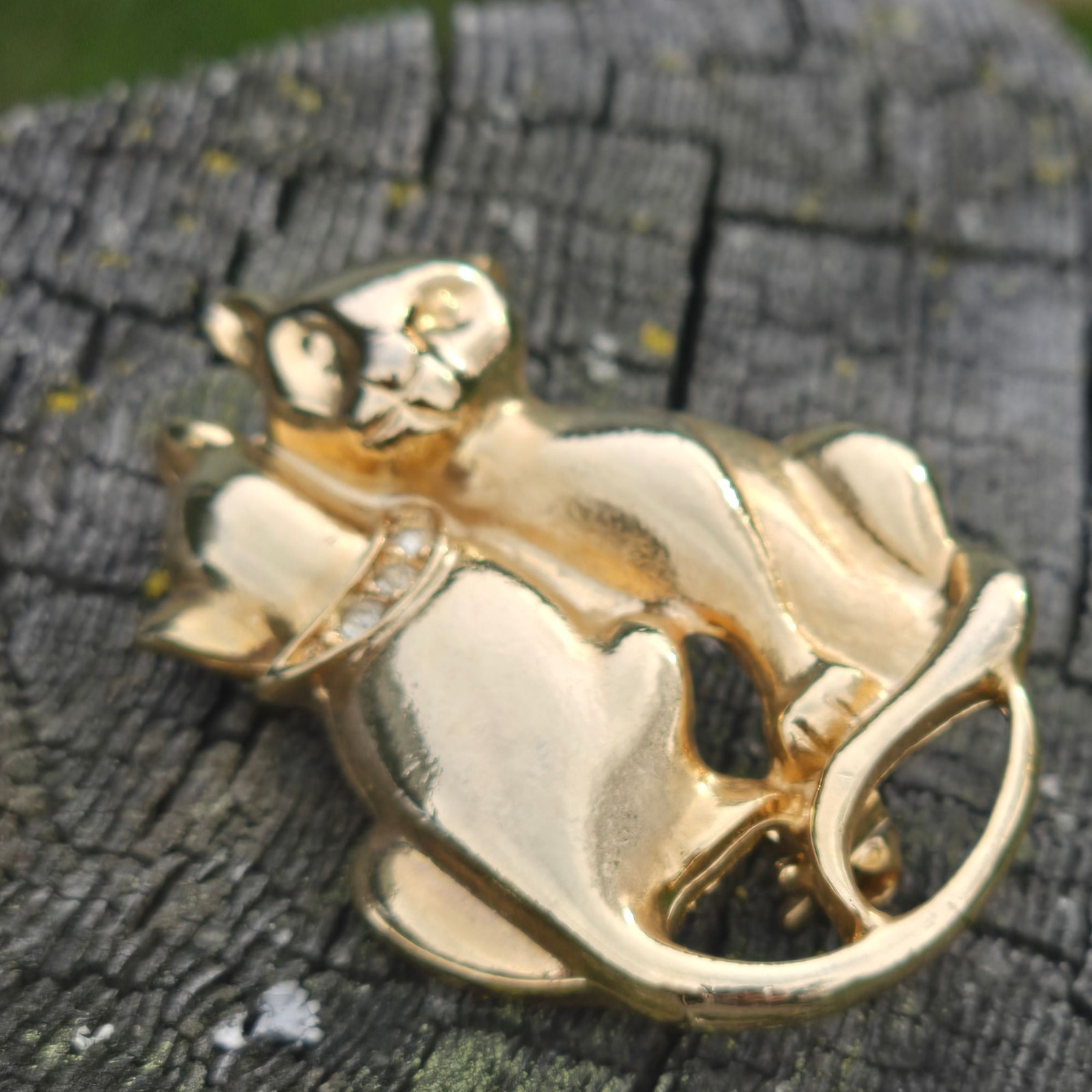 Vintage Cat couple Brooch Cuddling Kittens Lion Rhinestone collar Kitty Jewelry