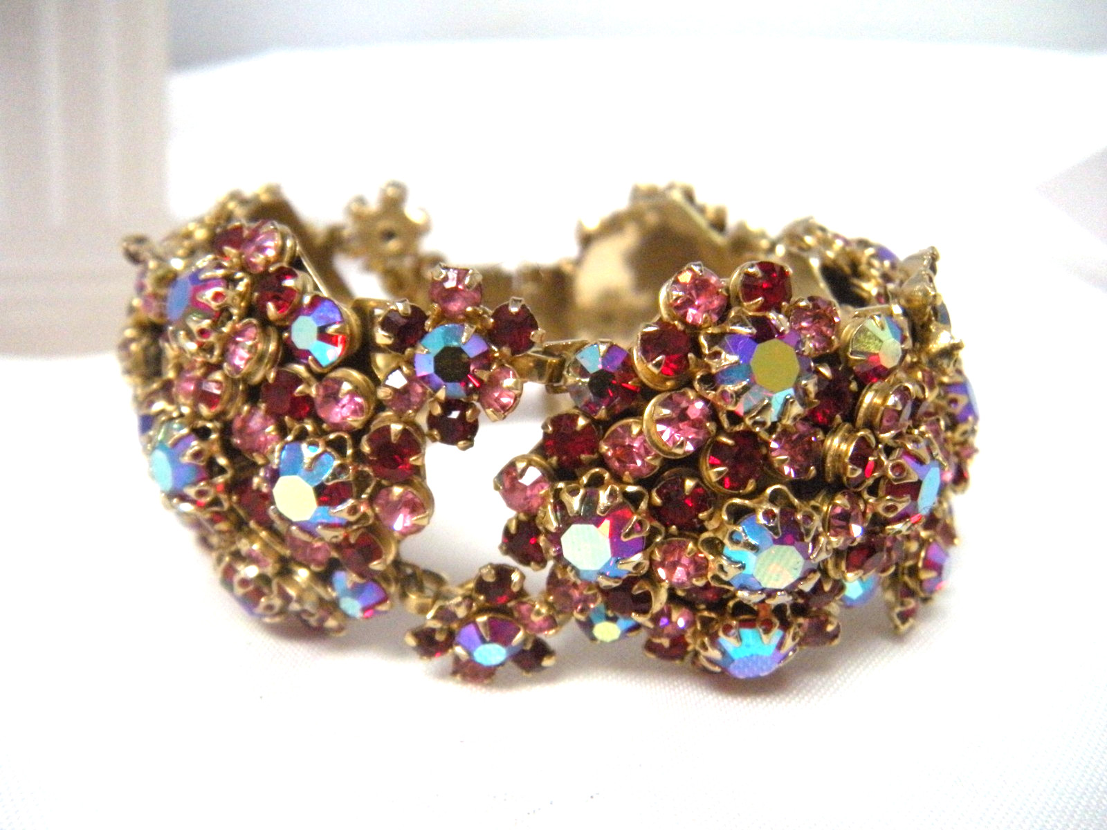 Vintage Red iridescent rhinestone gold tone bracelet Beautiful Statement