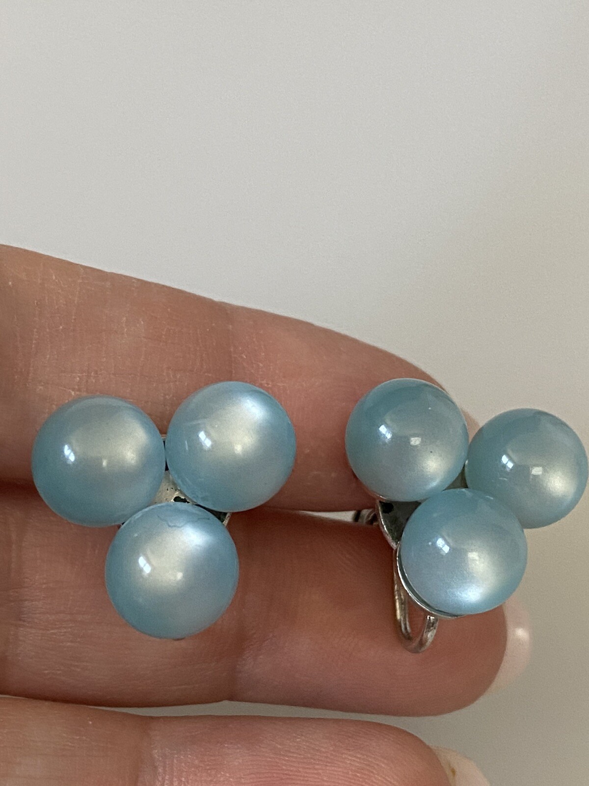 Vintage Light Blue Screw Backs Earrings Lucite Not Pierced Silver Tone