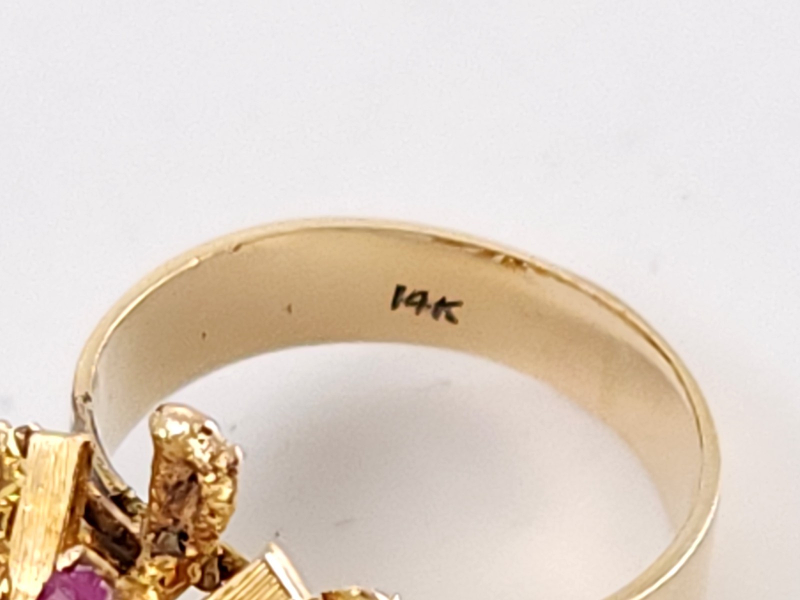 Vtg 14K Yellow Gold Brutalist Jade Ruby Sunburst Cocktail Ring – 5.64g size 5.5