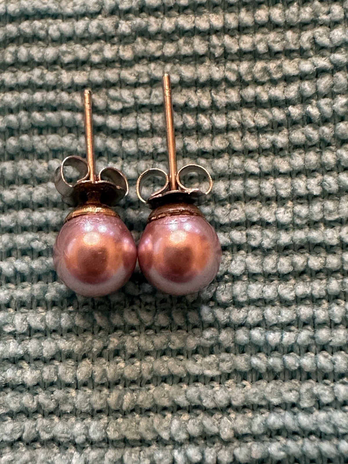 VTG 18” Cultured Pink Pearl Necklace W/Fish Hook Clasp & Matching Post Earrings