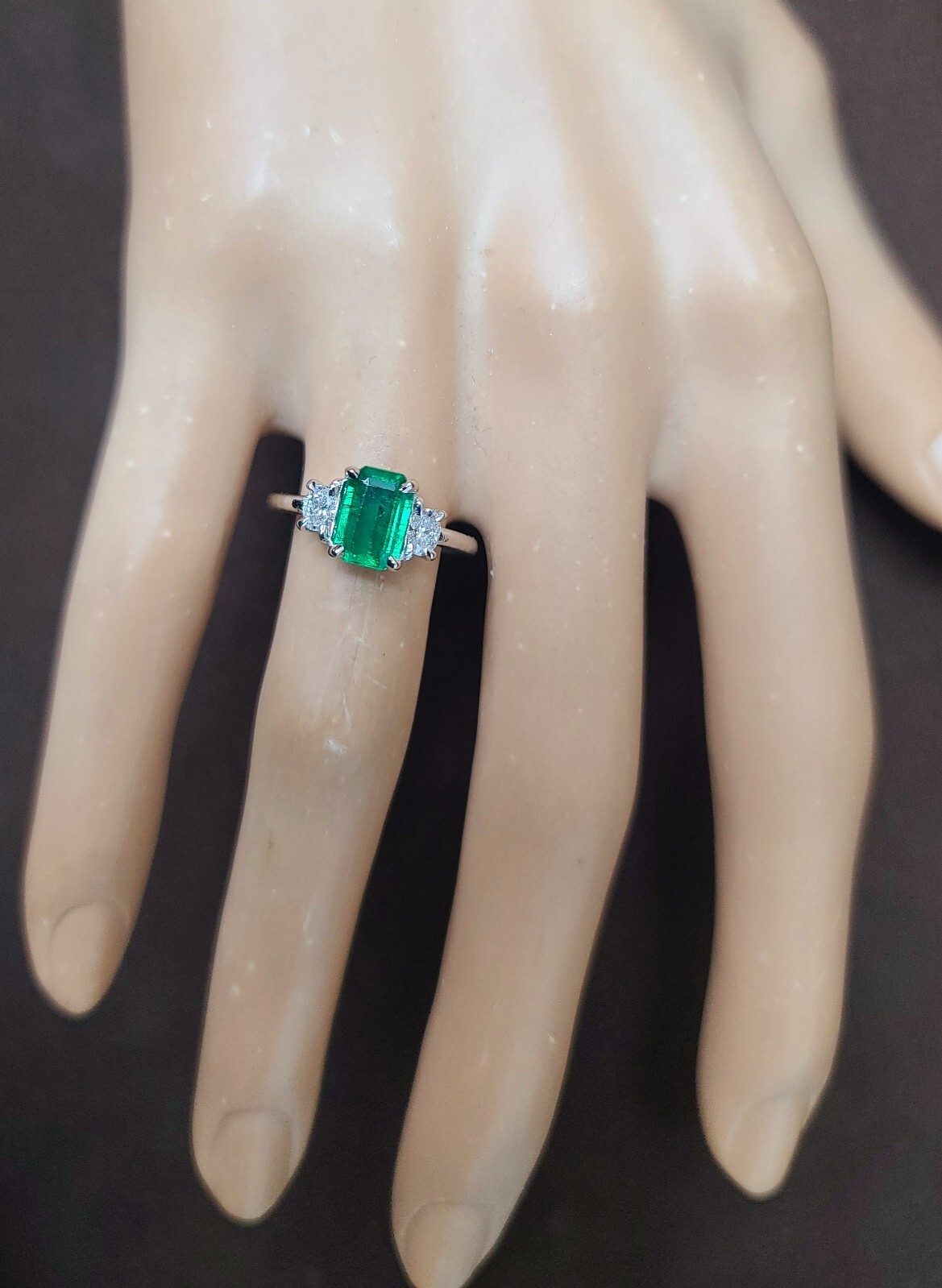 Vintage 14k White Gold Engagement Ring 1.24ct. Natural Green Emerald