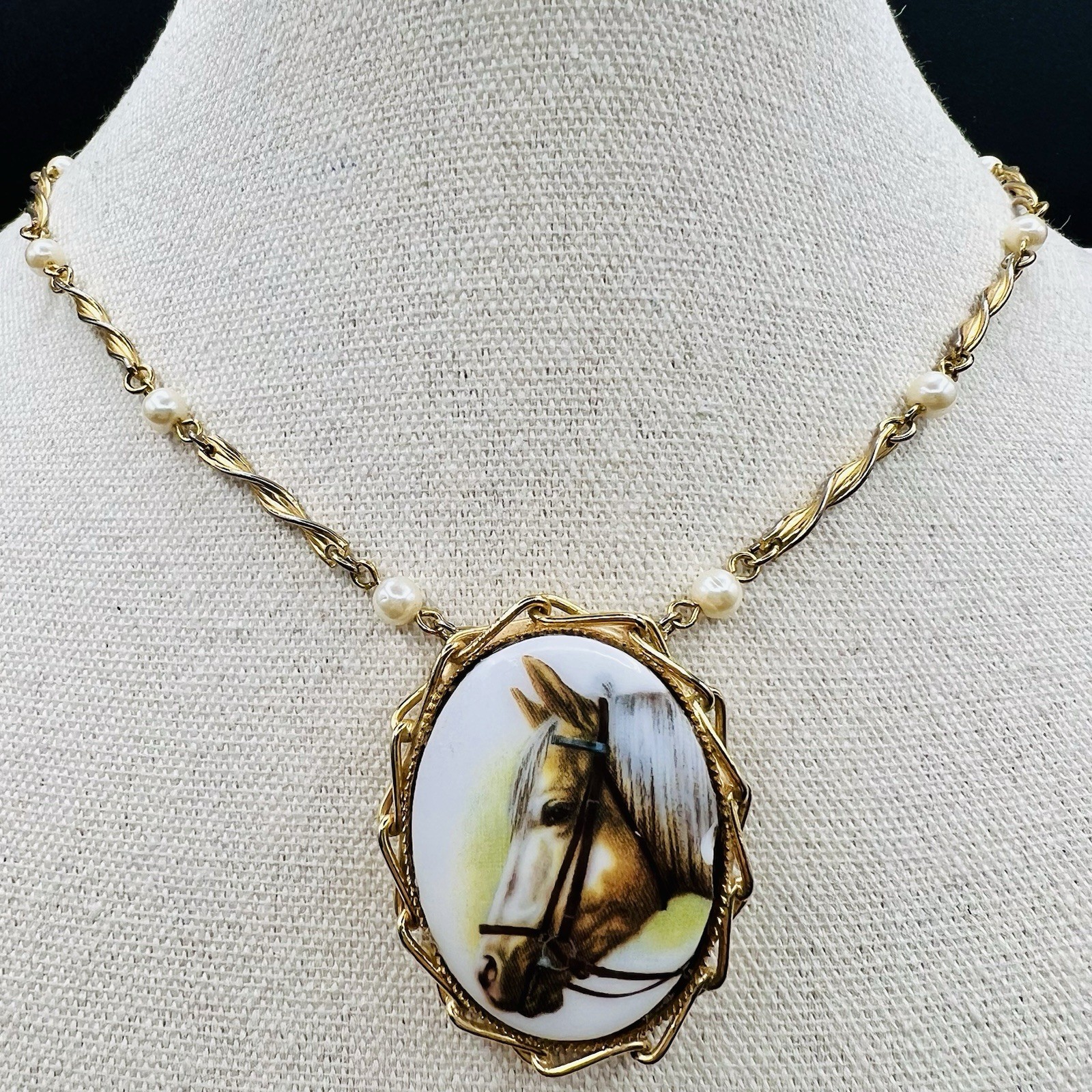 Horse Cameo Convertible Brooch Pendant Necklace Gold Tone Faux Pearl Vintage