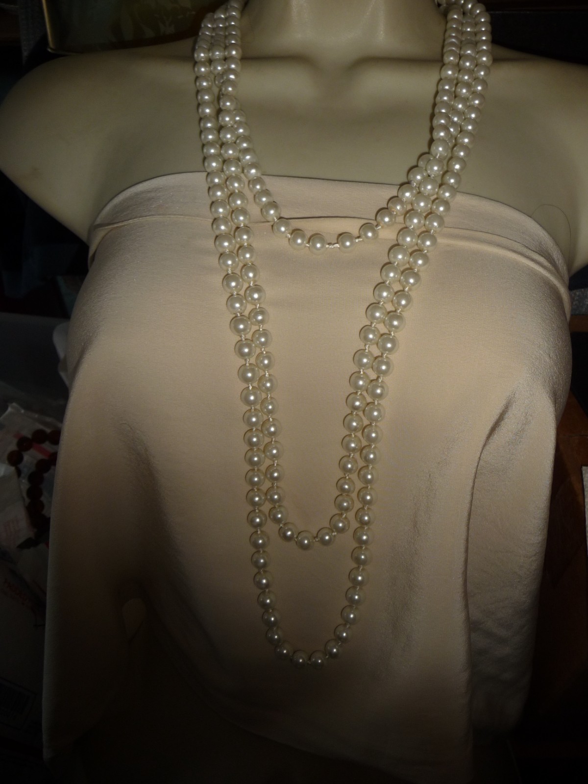 FLAPPER 42””L FAUX PEARLS HAND KNOTTED NO CLASP STATEMENT NECKLACE #31/4