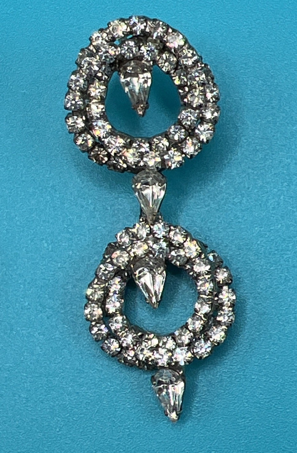 Beautiful Bright Vintage Glam Crystal Rhinestone Dangle Earrings And Brooch Set