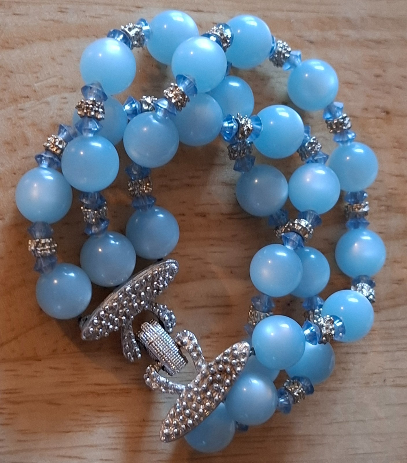 Jewelry Vintage Silver Tone Triple Strand Blue Moonglow Lucite Beads Bracelet