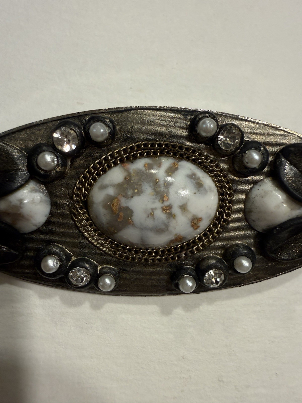 Unique VTG mixed media Brooch / Pot Metal / Rhinestones / Agate / Chain / Pearl