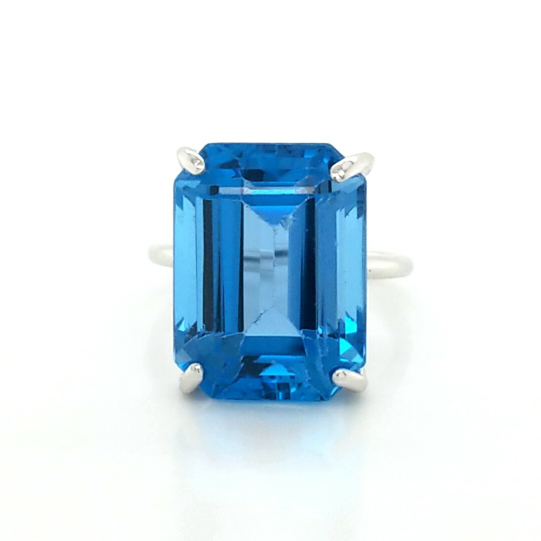 Vintage 14K White Gold Engagement Ring 14.57CT. Blue Topaz Rectangular Shape