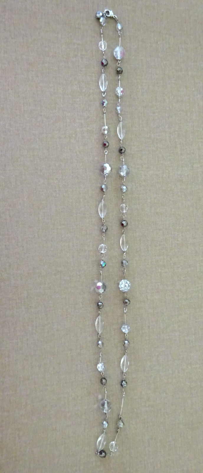 VINTAGE SILVER TONE & FACETED CUT ARORA BOREALIS CRYSTAL STATION NECKLACE 40″