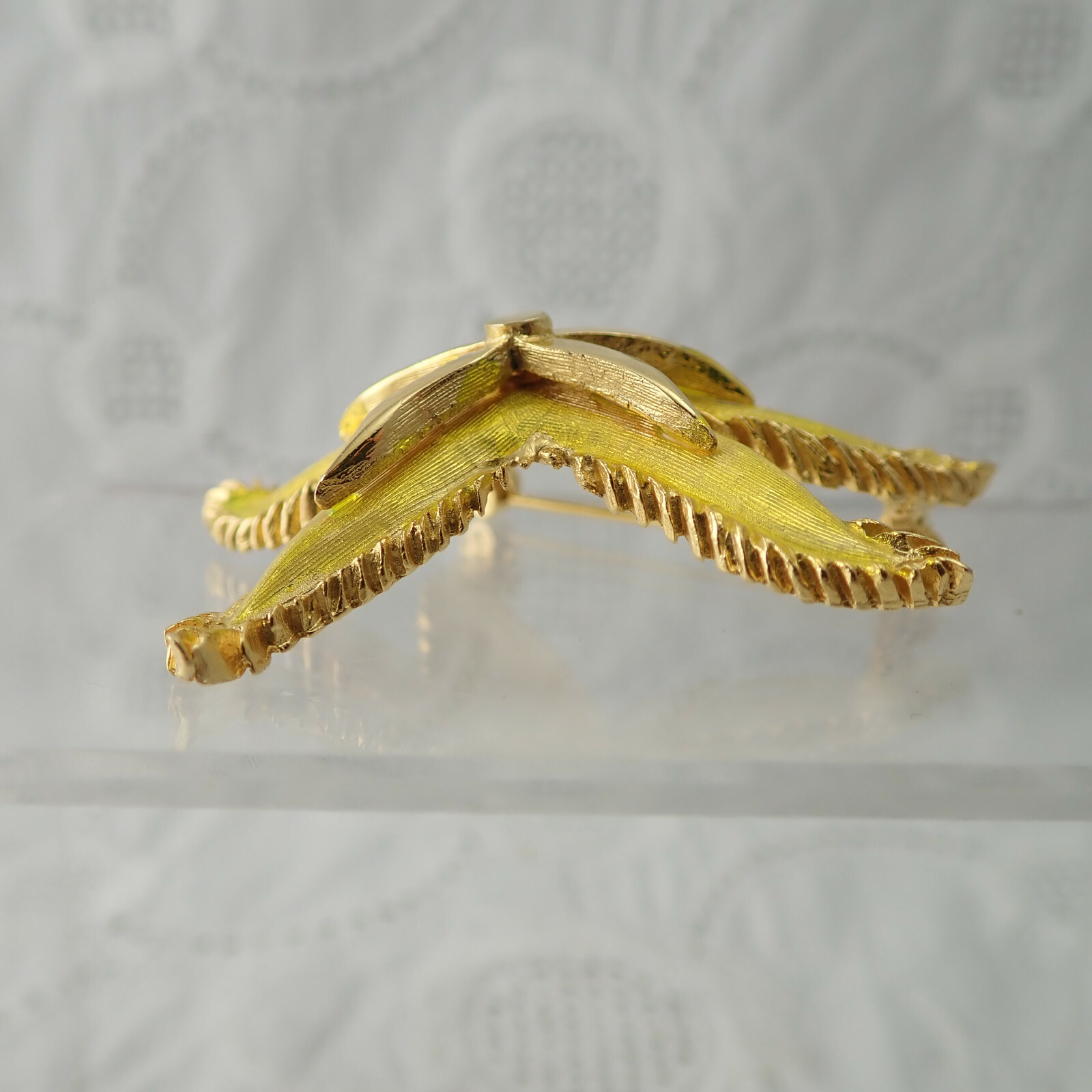 Vintage Rare Hattie Carnegie Lime Green Enamel Gold Tone Starfish Pin Brooch