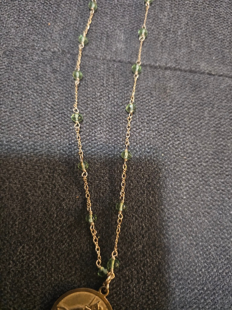 GARA DANIELLE AUGUST birthstone 14k GF peridot GEMSTONE flower necklace. CLEAN