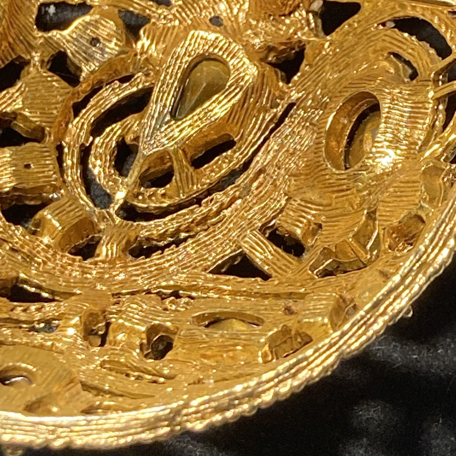 LaRoco 1950s Circular Brooch Colorful Gold Tone Rhinestones Textured Gold Plate
